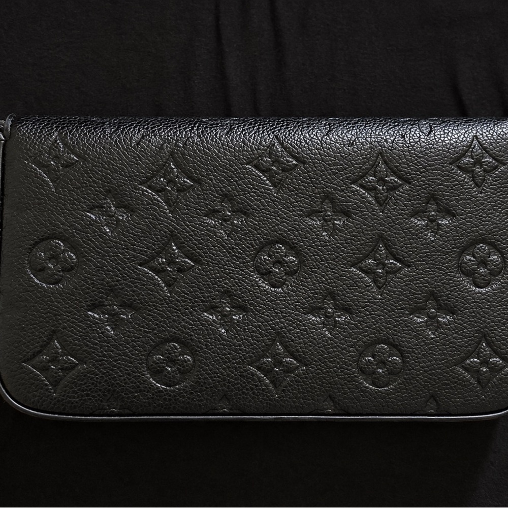 Crossbody - Picture 2 of 4